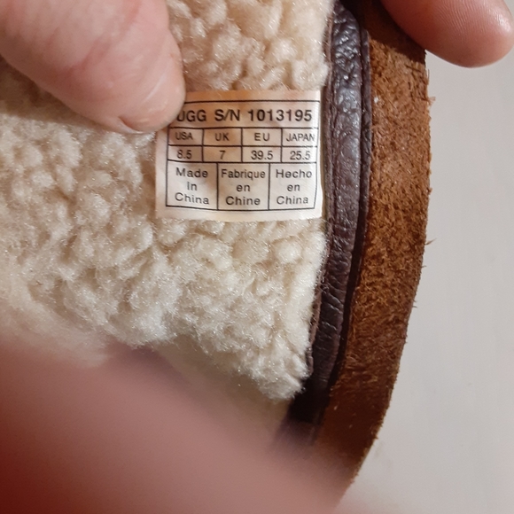 UGG genuine leather brown booties - Picture 2 of 7